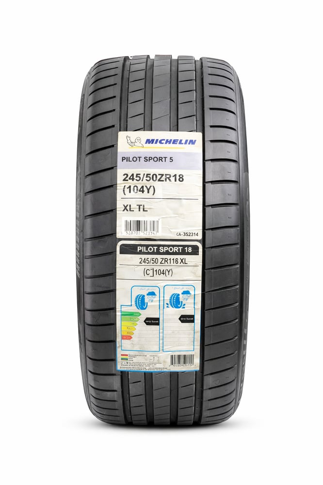 كفر Michelin 245 50R18 قيادة مريحة وتماسك ممتاز