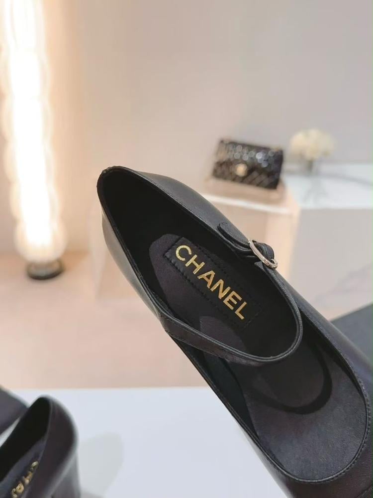 Chanel hales