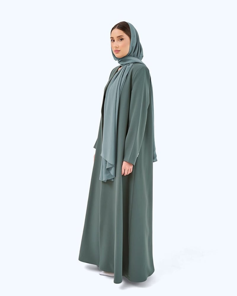 عباية كريب بياقة عالية أخضر زيتي