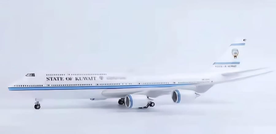 طائرة الخطوط الكويتية مقاس 1:150 الطول 47 سم مادة الصنع رزن