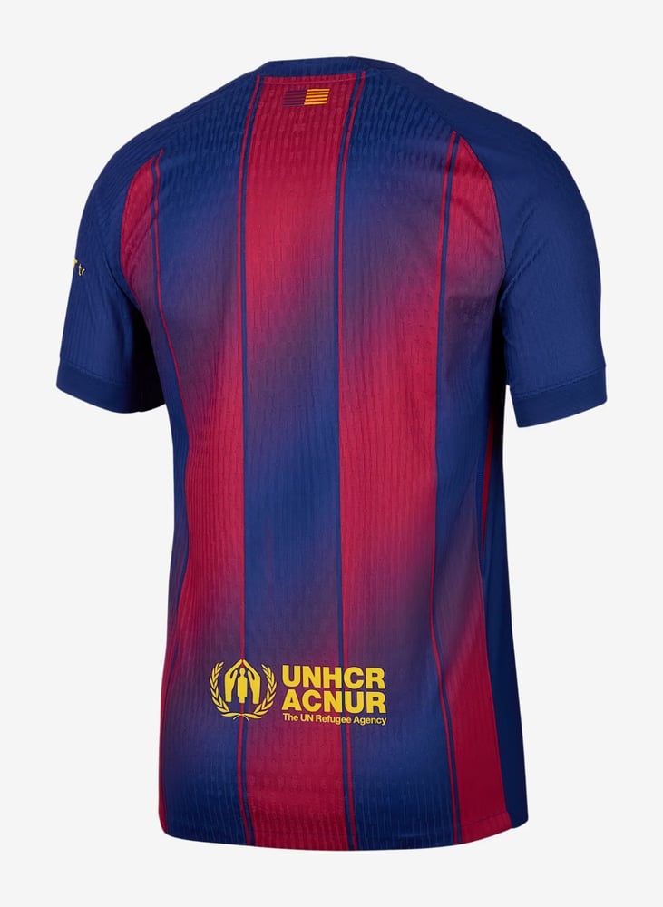 تيشيرت برشلونة الاساسي لموسم 2026( نسخة اللاعبين)
