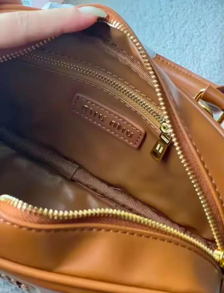 شنطة ميو ميو -بني فاتح