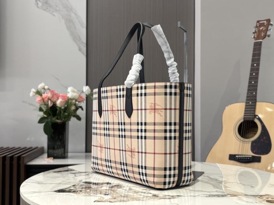 شنطة بربري tote
