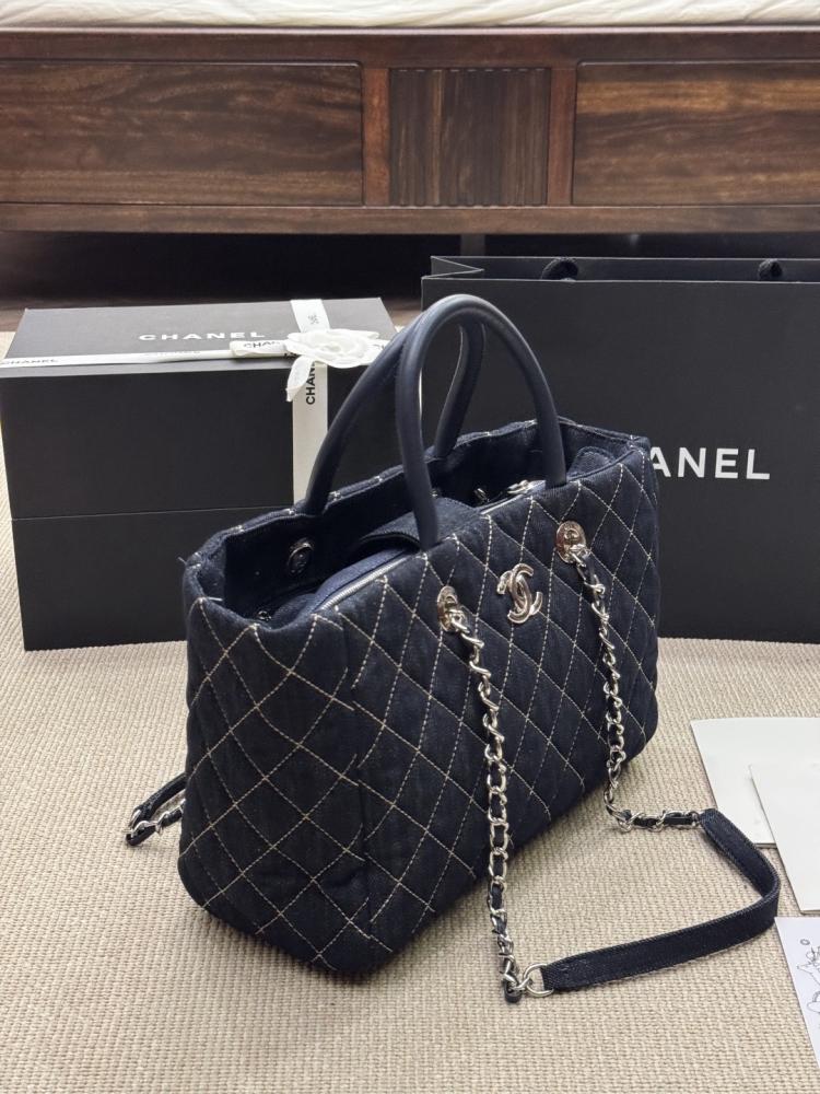 شنطة شانيل tote