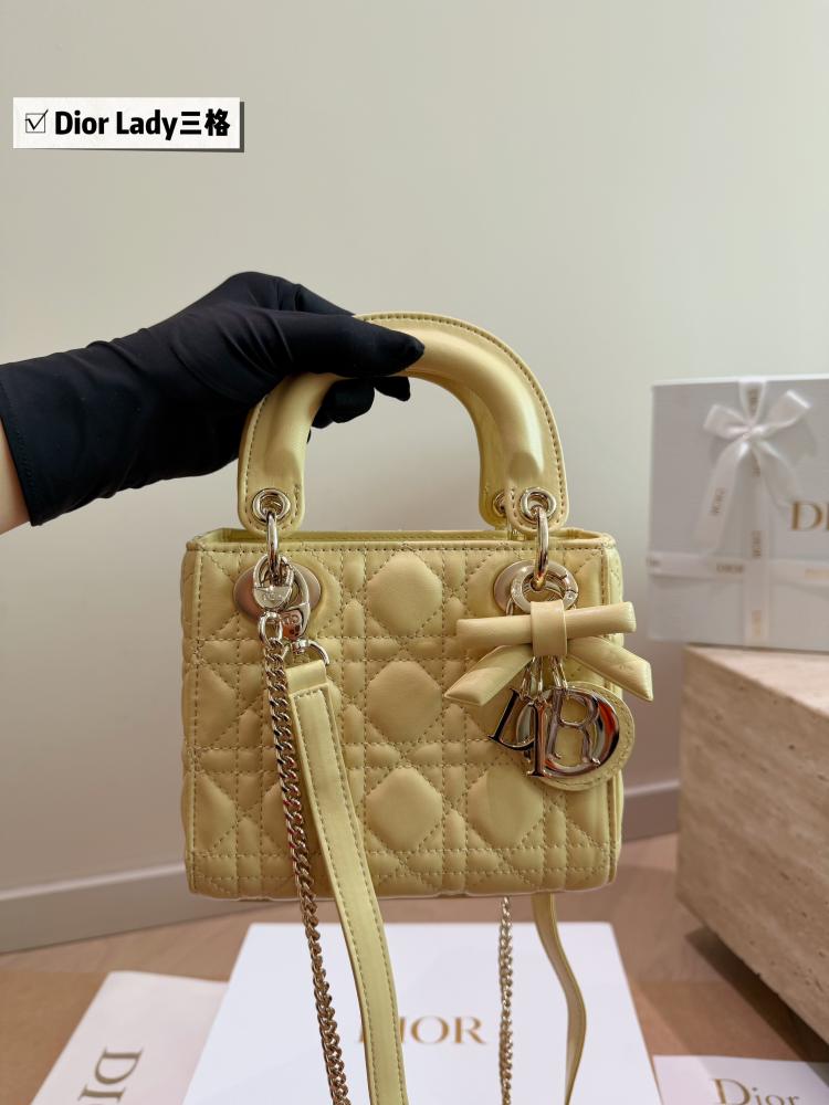 شنطة ديور ليدي Lady - حقيبة كتف لون بيج جلد مبطن