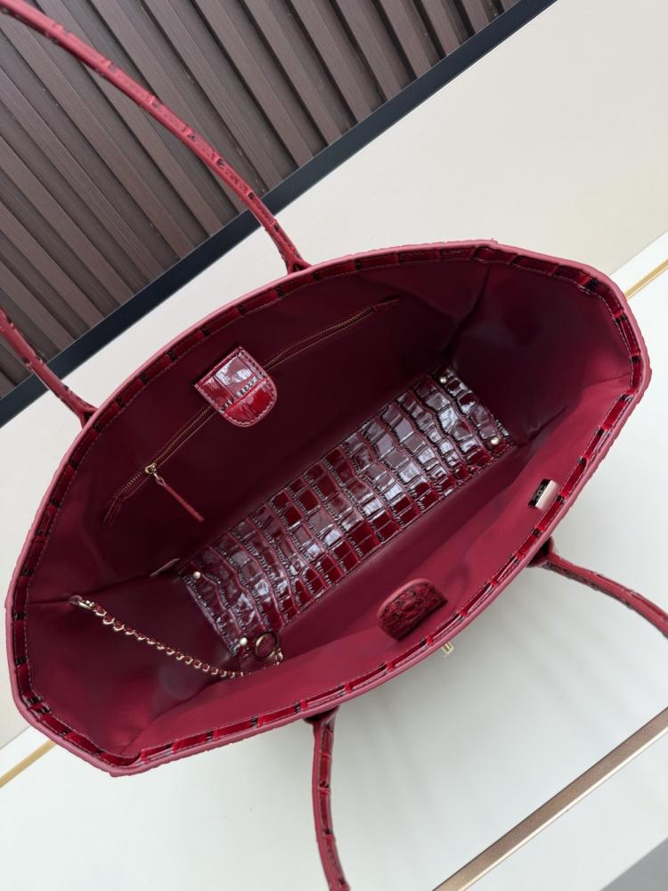 شنطة شانيل Cerf Tote - سيرف توت