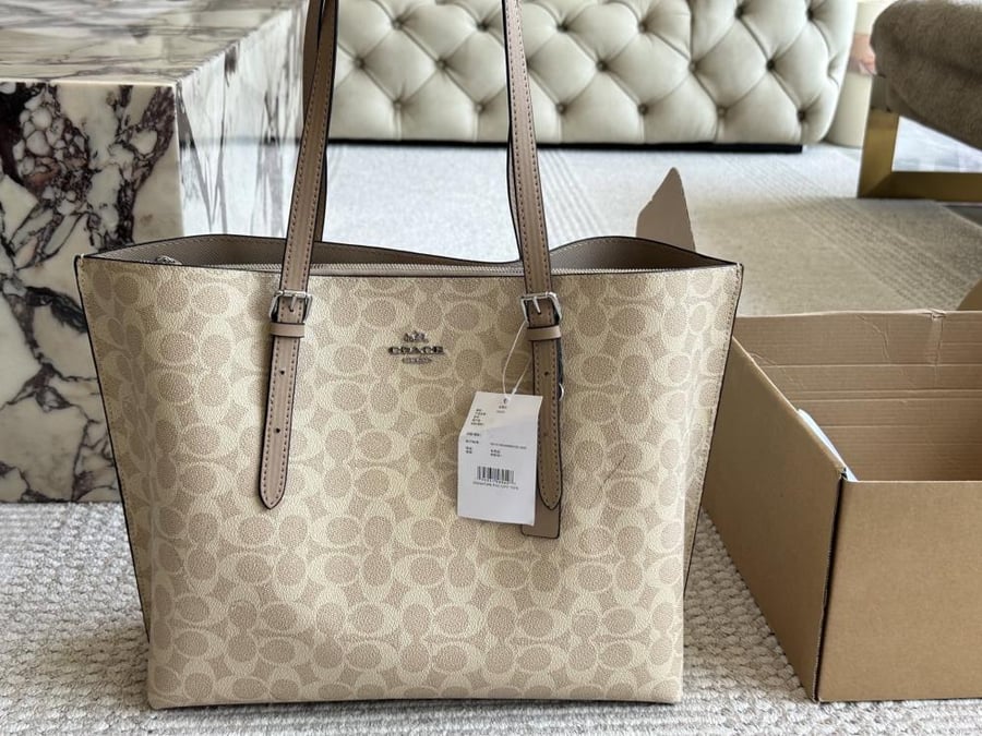 شنطة كوتش tote (متوفر 2 الوان)