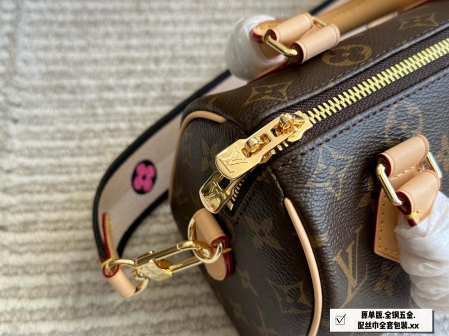 شنطة لويس فيتون speedy