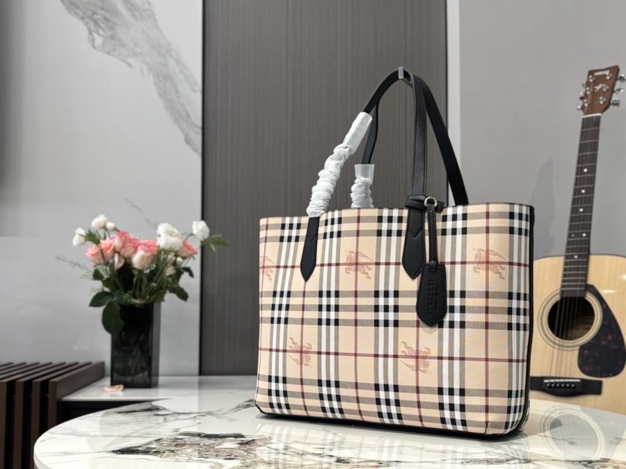 شنطة بربري tote