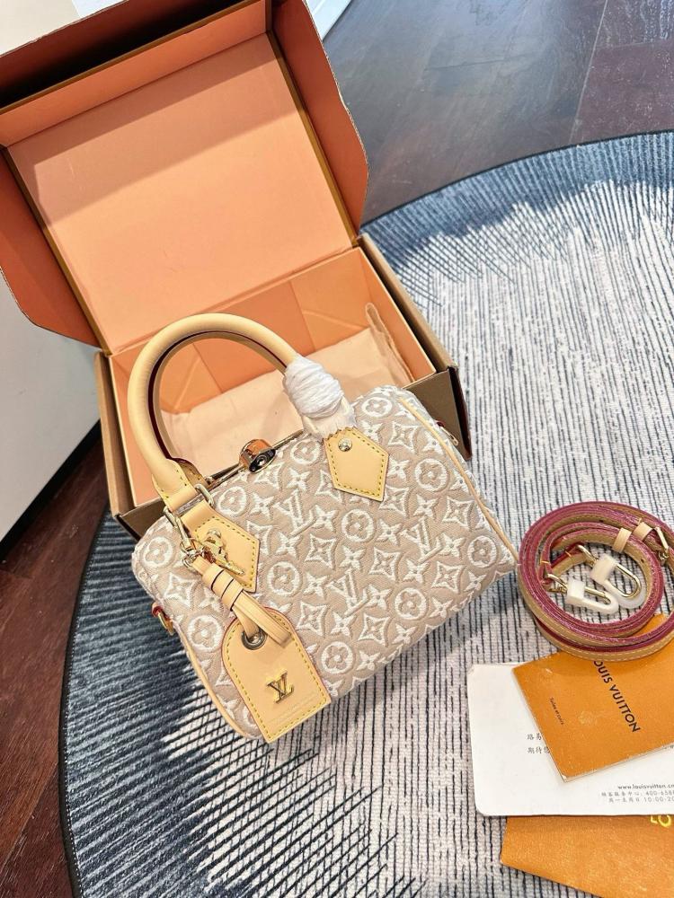 شنطة لويس فيتون Speedy - سبيدي وردي نسائية