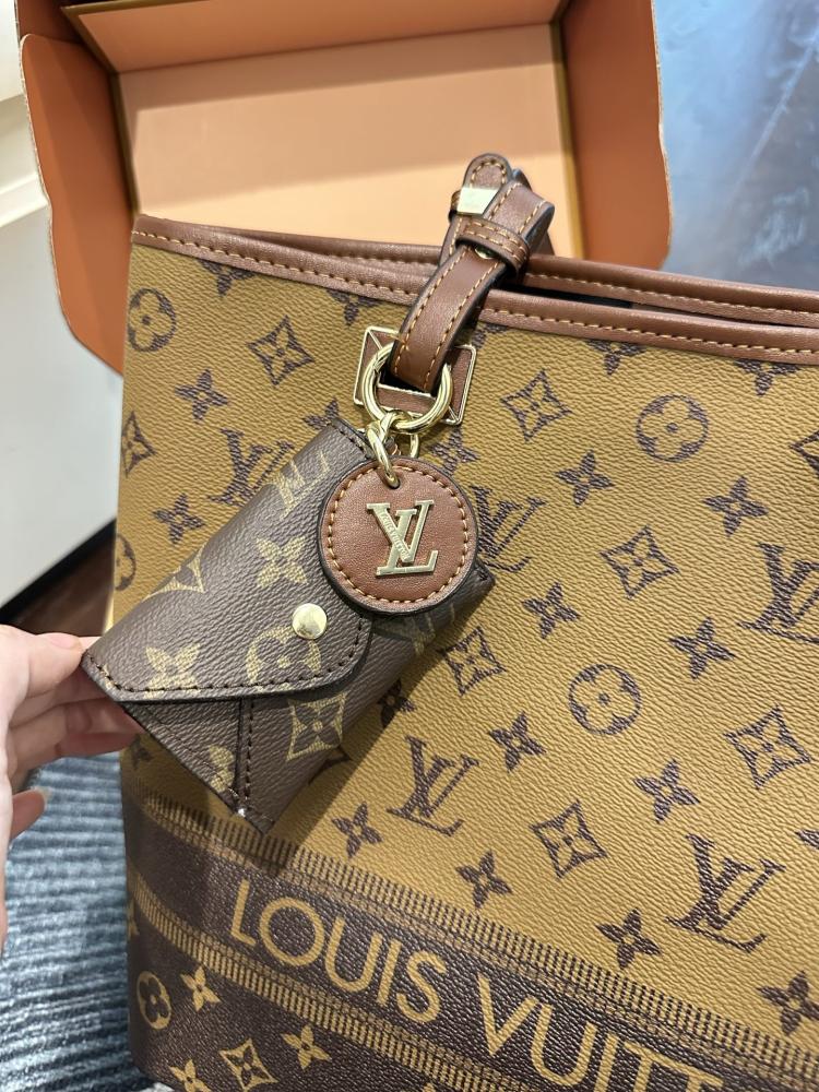 شنطة لويس فيتون Neverfull - نيفر فول بني نسائية