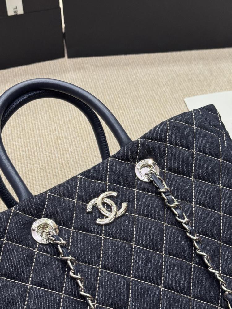 شنطة شانيل tote