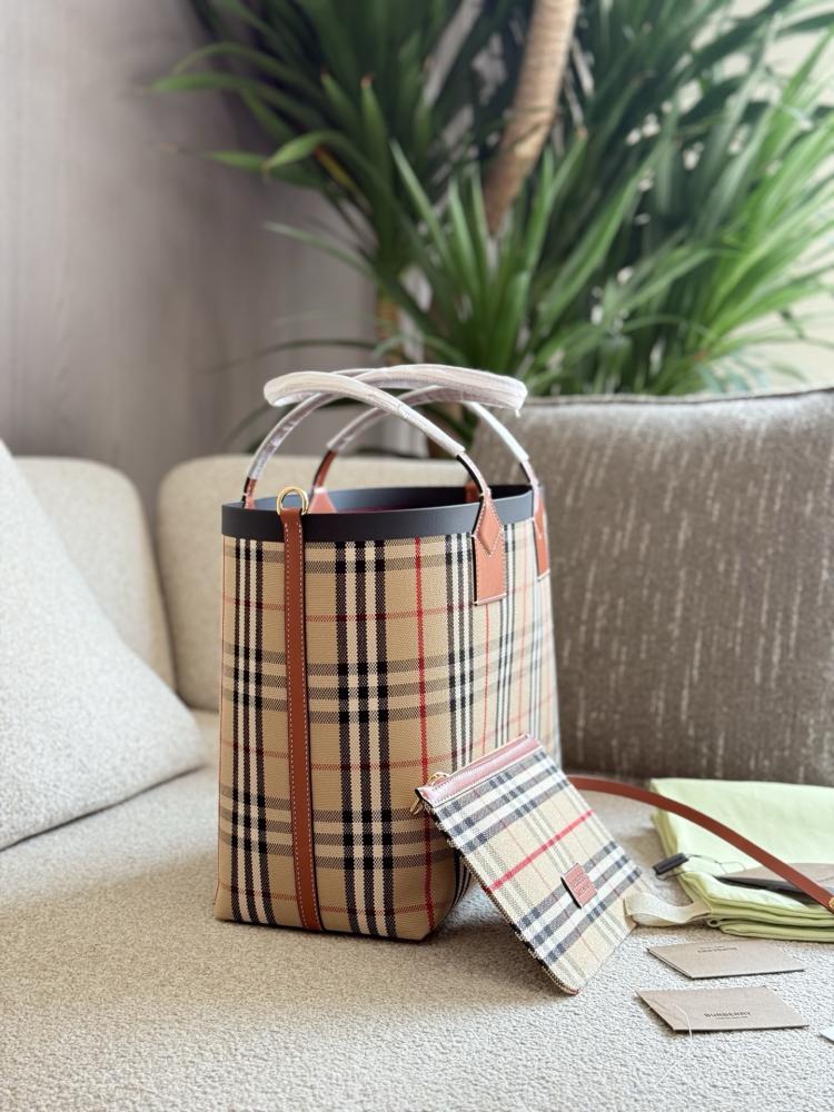 شنطة بربري tote