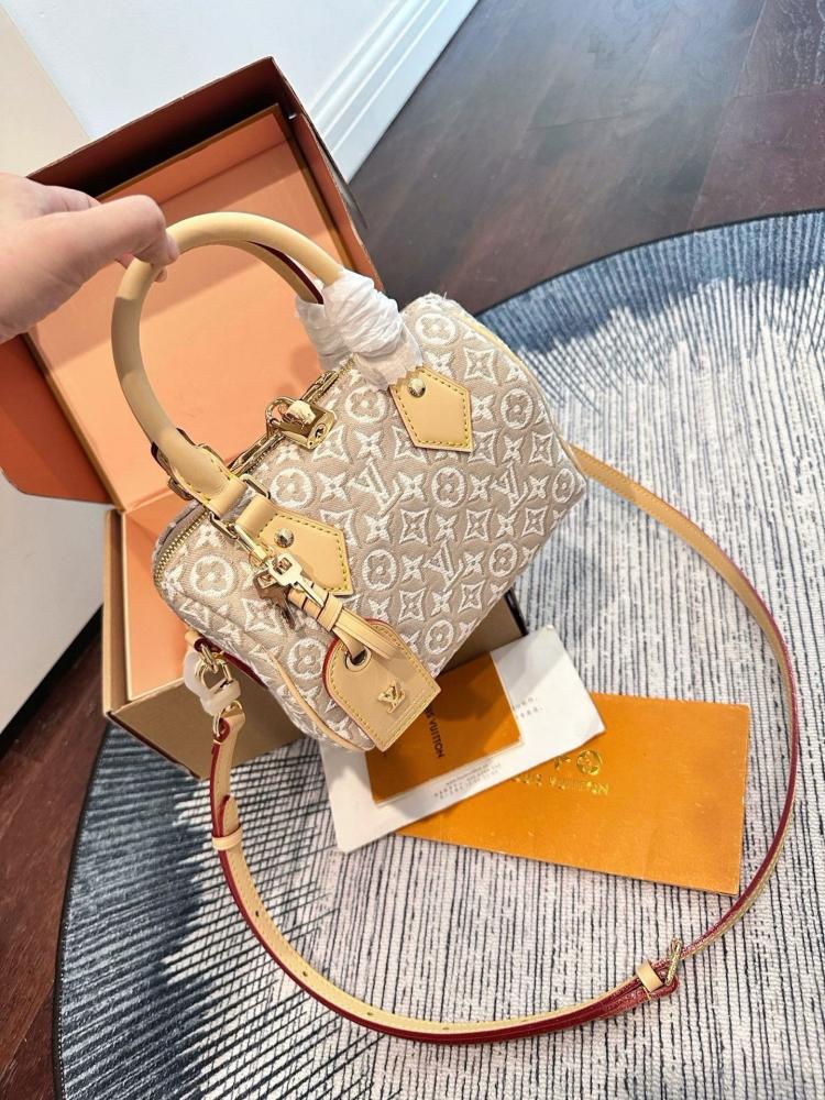شنطة لويس فيتون Speedy - سبيدي وردي نسائية