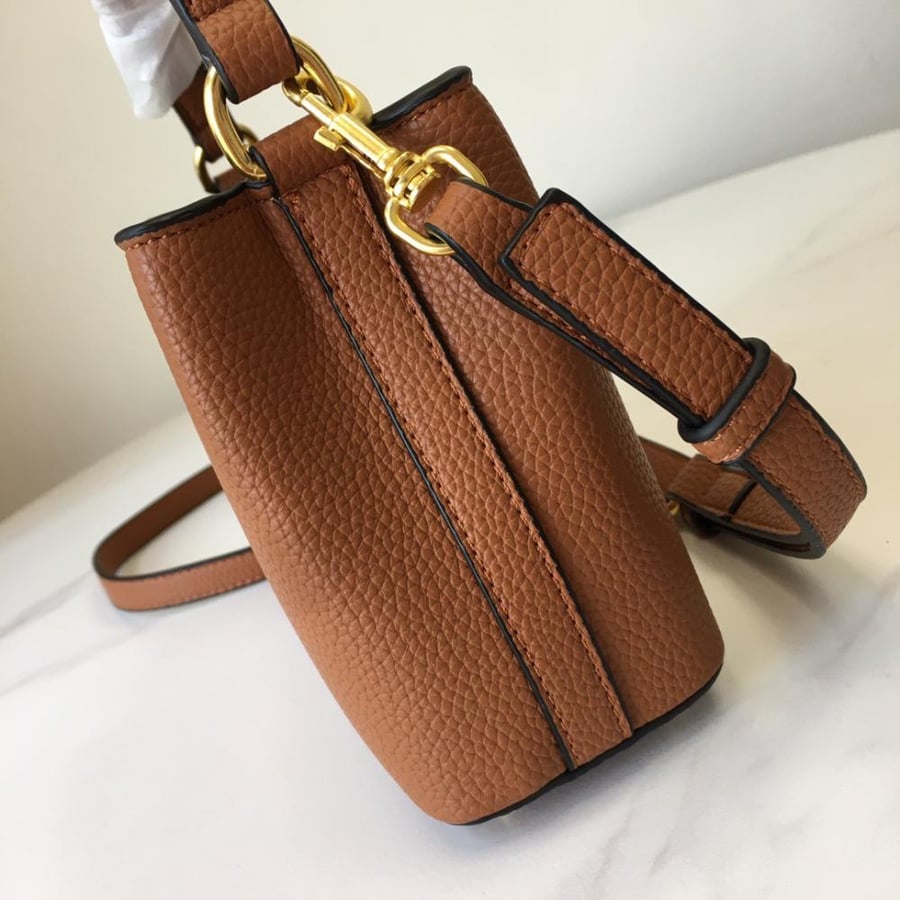 شنطة توري بورش Eleanor صغيرة جلد محبب بني