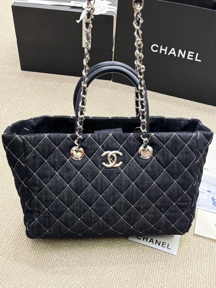 شنطة شانيل tote