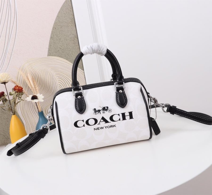 شنطة كوتش بوسطن Mini Boston صغيرة يد وكروس أبيض × أسود