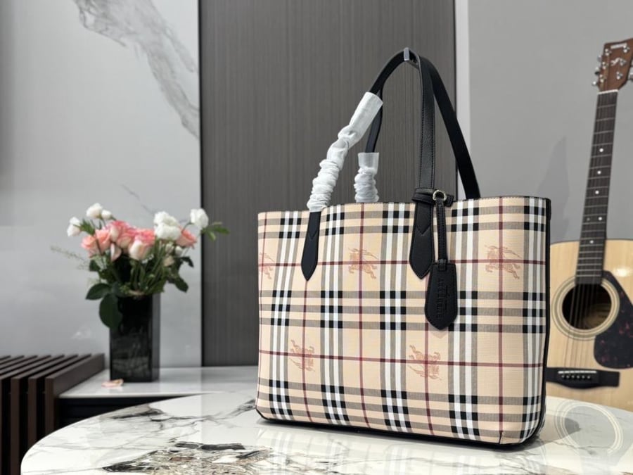 شنطة بربري tote