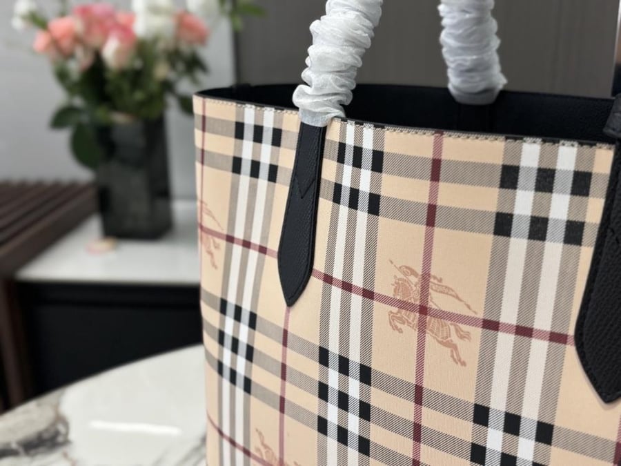 شنطة بربري tote
