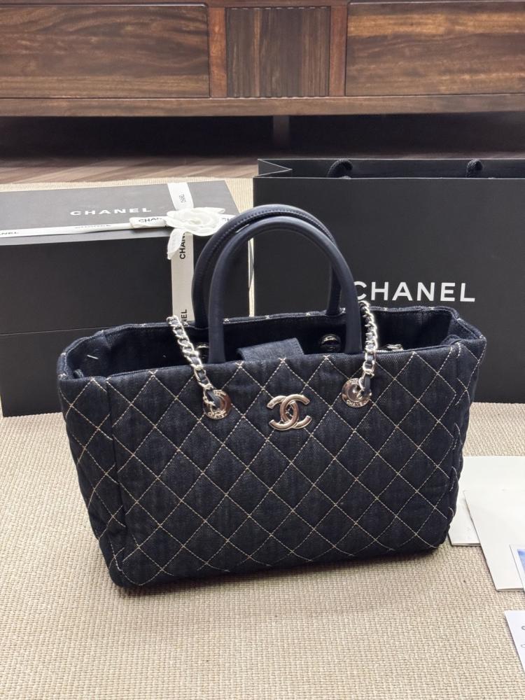 شنطة شانيل tote