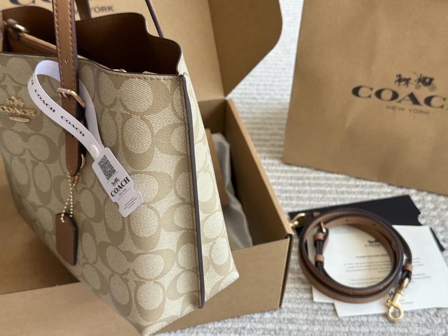 شنطة كوتش mollie tote