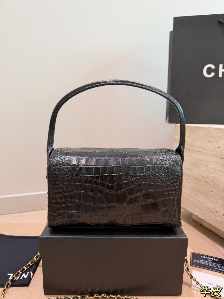 شنطة شانيل 26A ميني Mini Top Handle أسود جلد بنقشة التمساح شنطة كتف وكروس نسائية فخمة