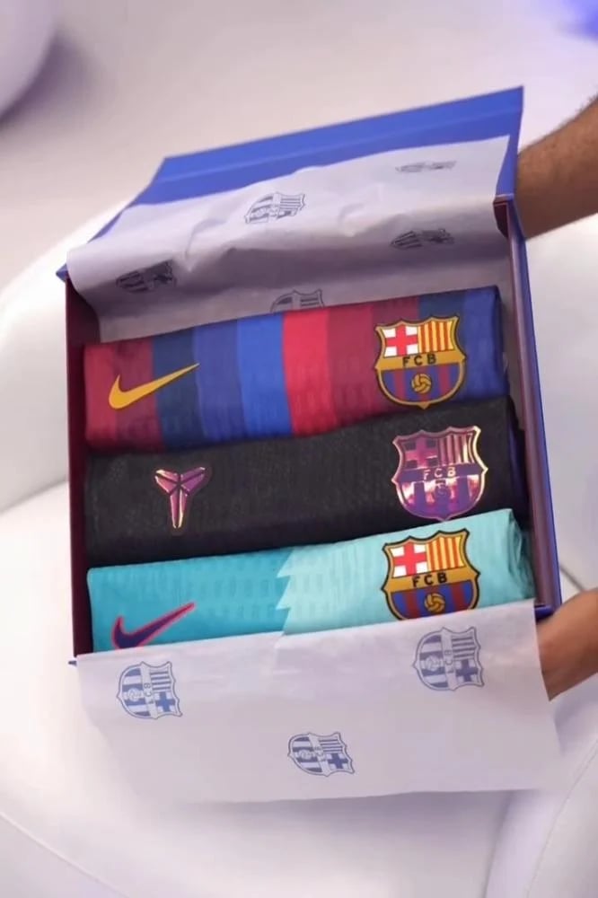بوكس تيشيرتات الموسم الحالي لنادي برشلونة