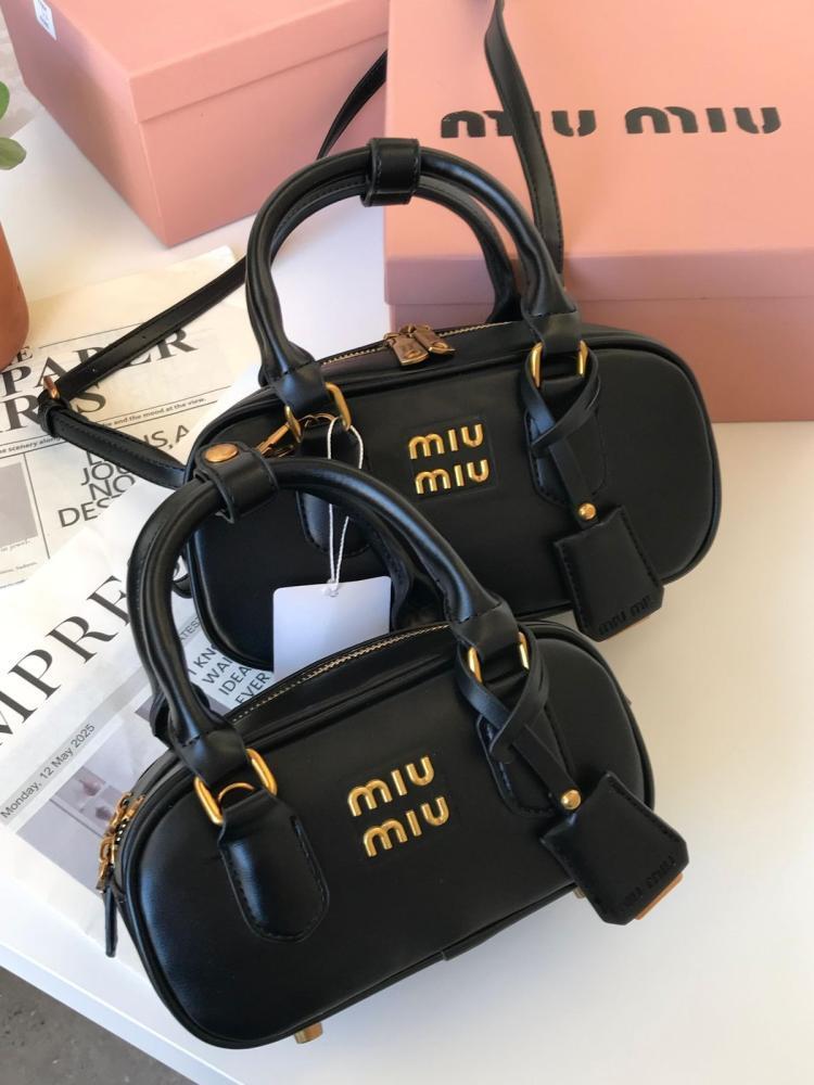 شنطه MIU MIUالهبة