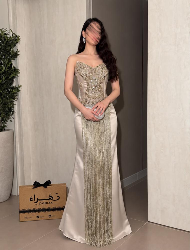 فستان سحر الهدب