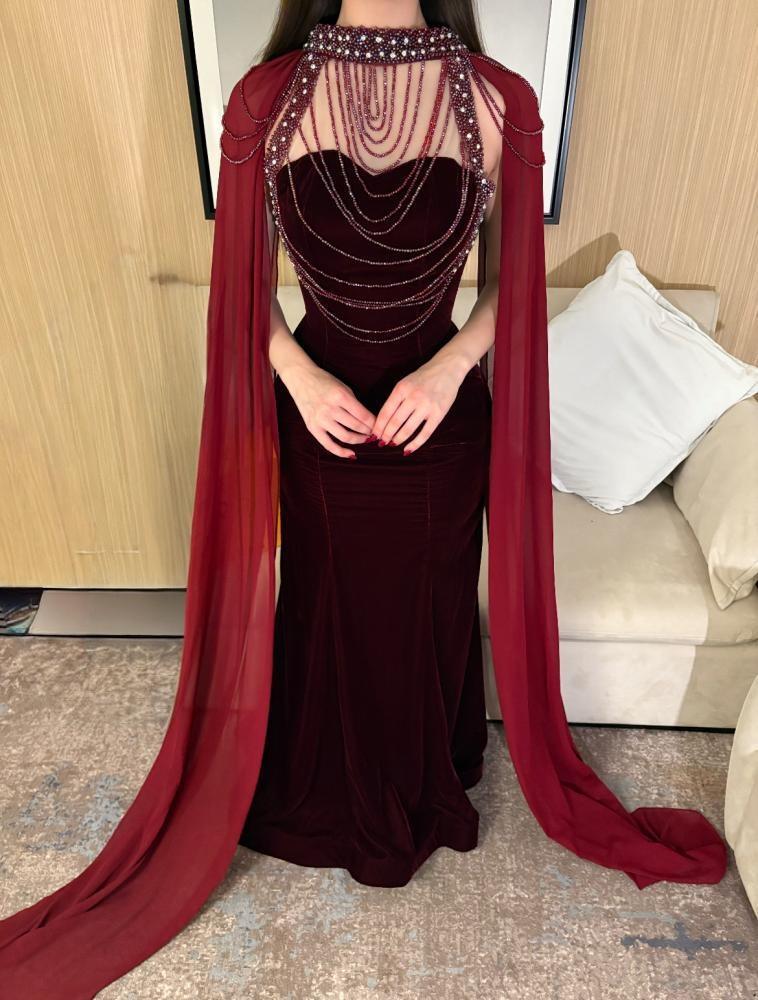 فستان ملكي عنابي