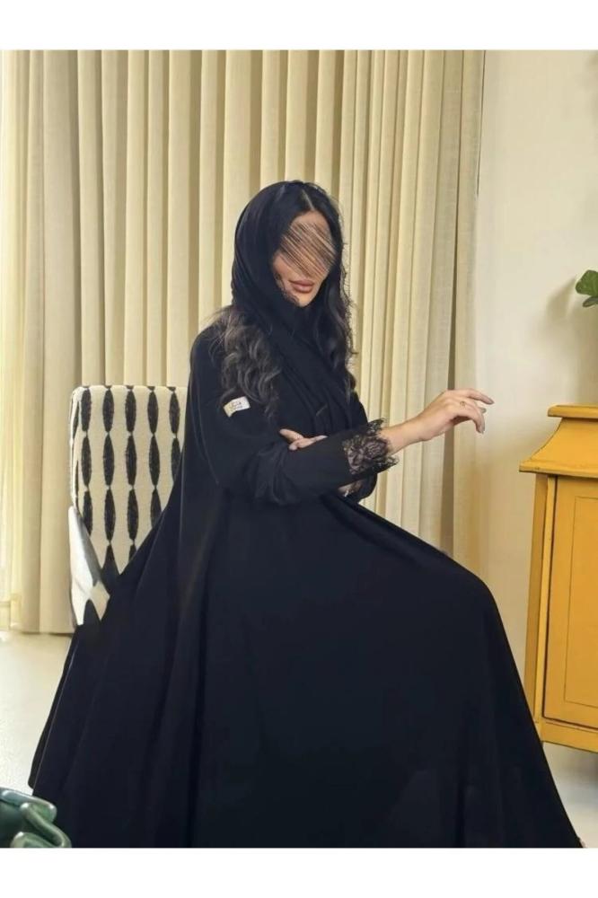 Karmen عبايه سعاد بتصميم راقٍ يجمع بين الفخامة والأنوثة
