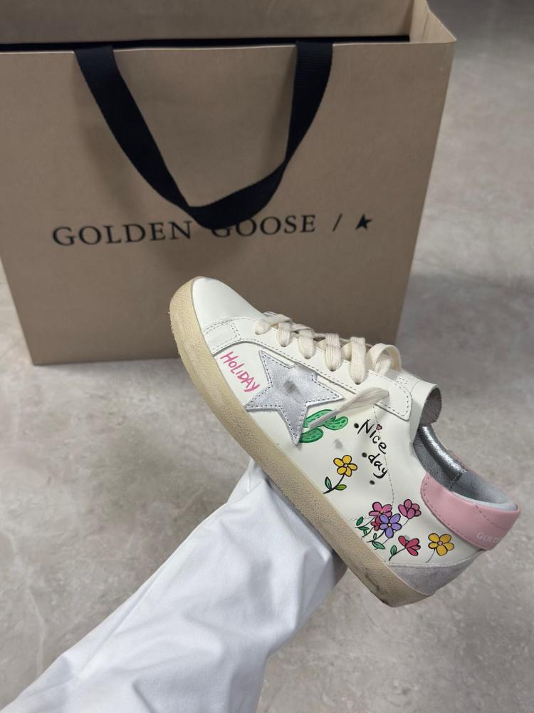 قولدن قوز  Shoes