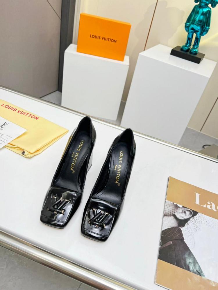 LV shoes