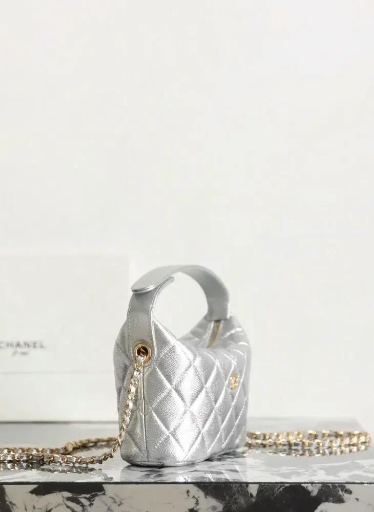 Chanel 26s 21.5cm