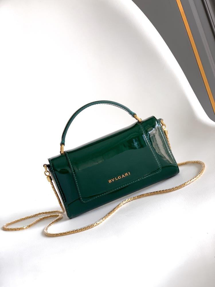 Serpenti Forever phone case من بولغري