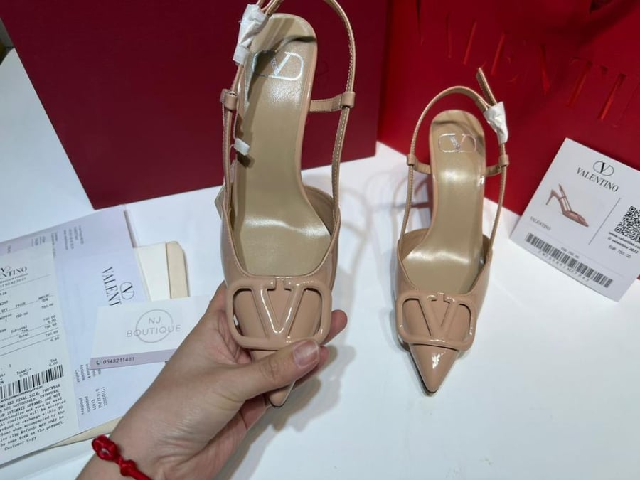 فالنتينو لامع Shoes