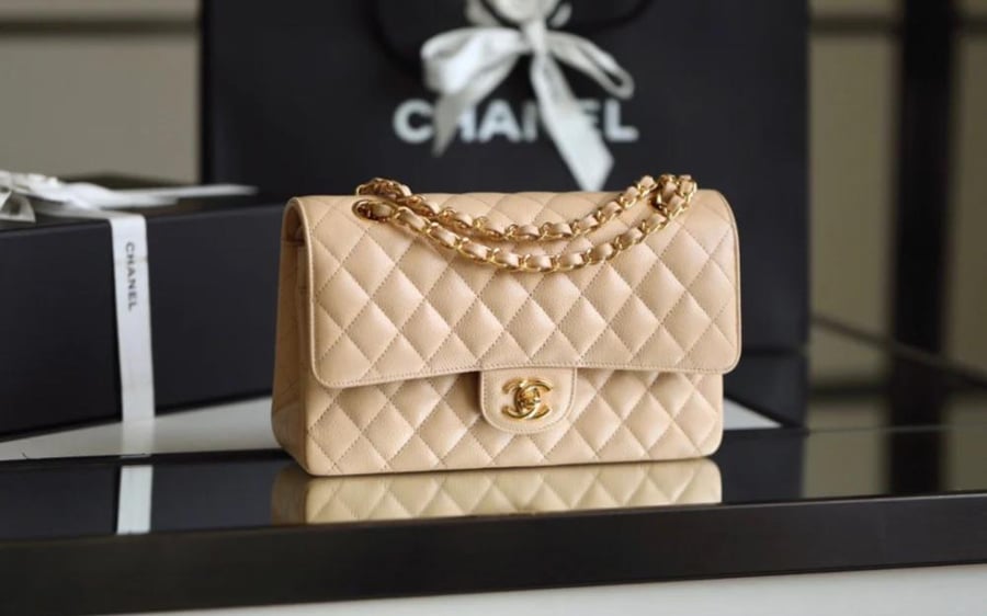 Chanel classic medium