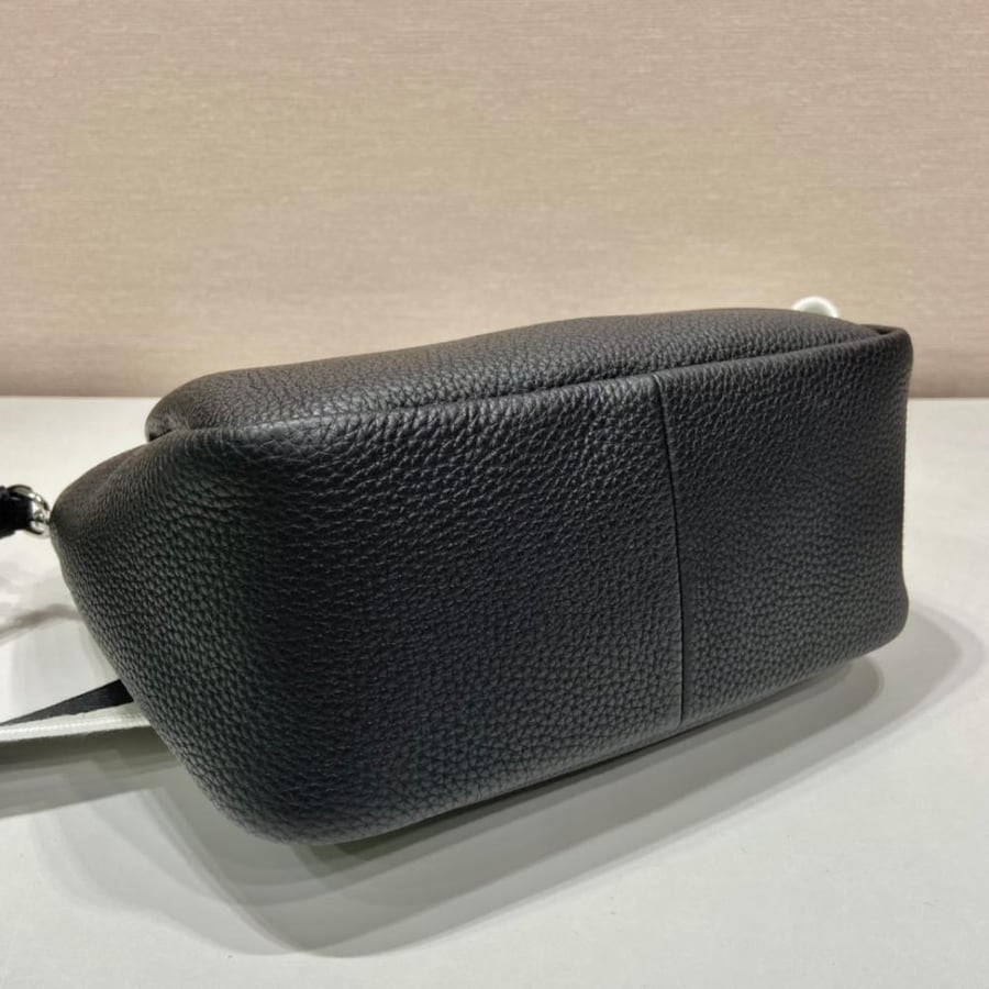 23 Prada