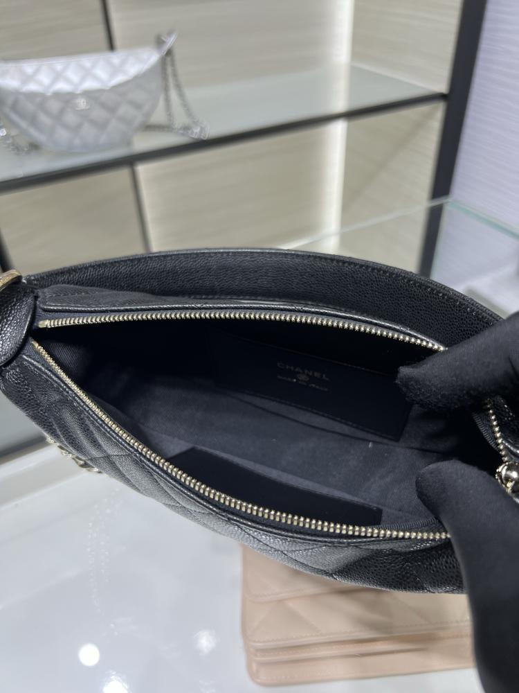 New Crescent Moon Bag شانيل