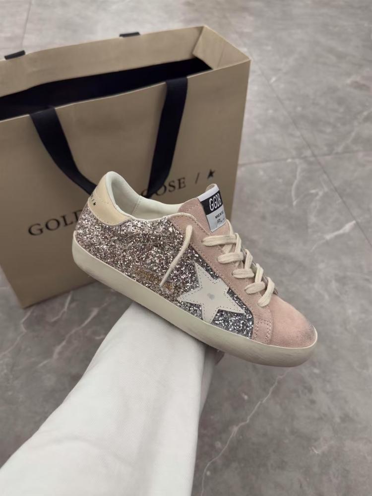 قولدن قوز  Shoes