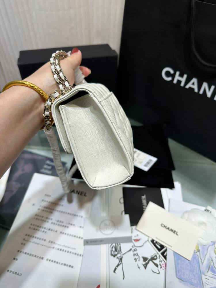 صغير Chanel bag
