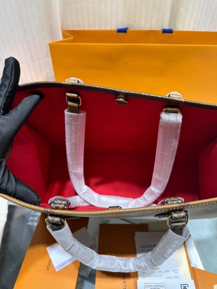 LV BAG On-The-Go  GM