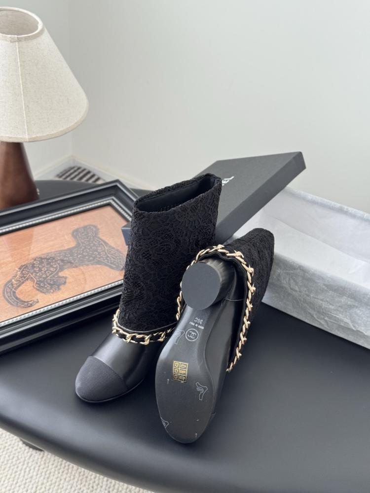 Chanel بوت