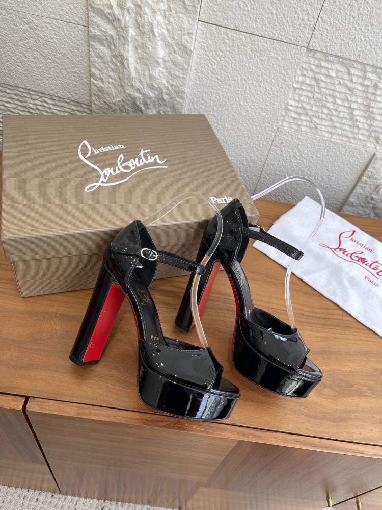 هيلز charistian Louboutin