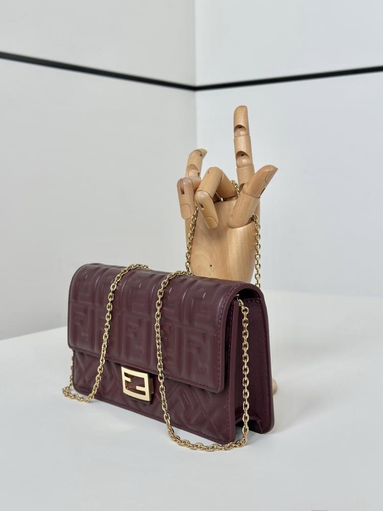 FENDI Baguette chain wallet