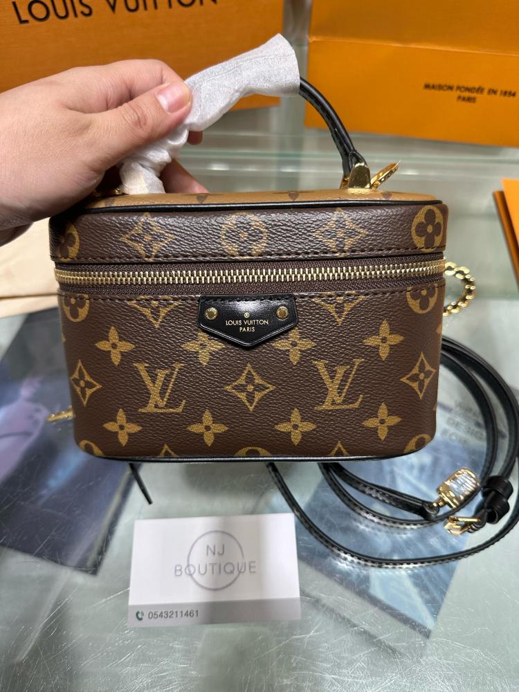 19cm LV BAG Vanity Chain Pouch