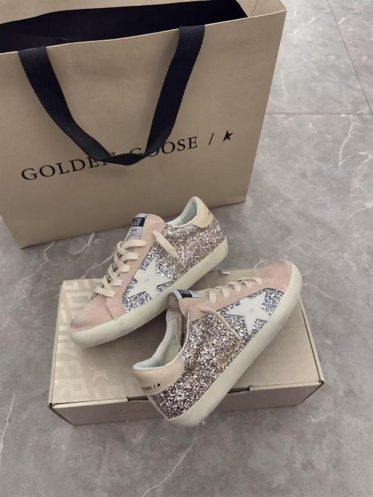 قولدن قوز  Shoes