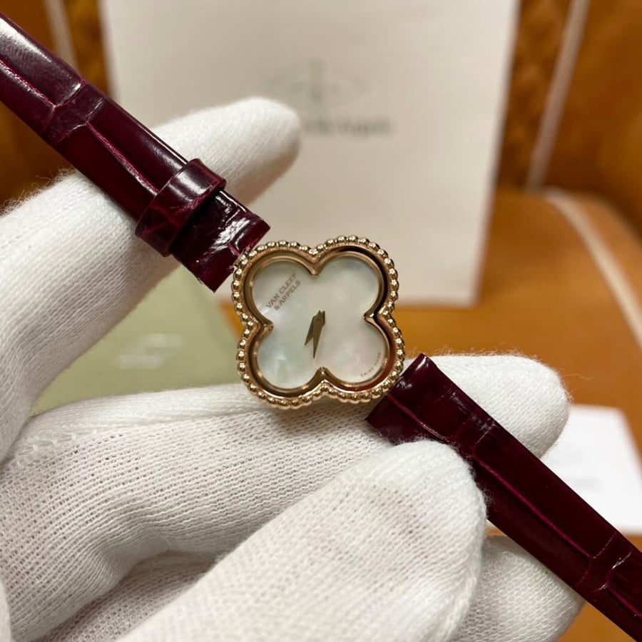 ساعة ڤان كليڤ الآمبرا 22.7mm