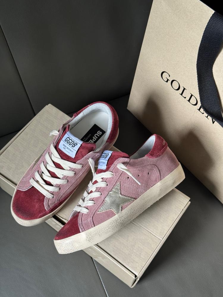 قولدن قوز  Shoes