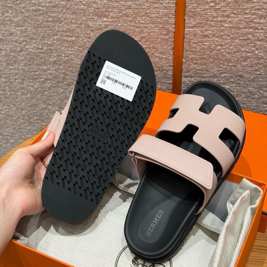 Chypre SANDAL جلد كافيار